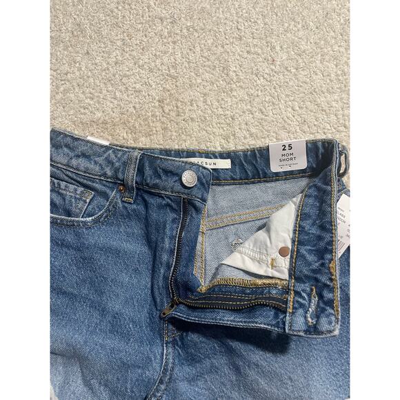 NWT Pacsun Women's Size 25 Distressed Cuffed Hem Denim Mom Shorts Sylvie Blue - Picture 8 of 13